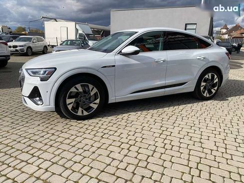 Audi E-Tron 2022 - фото 4