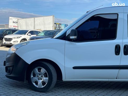 Opel Combo Life 2013 белый - фото 3