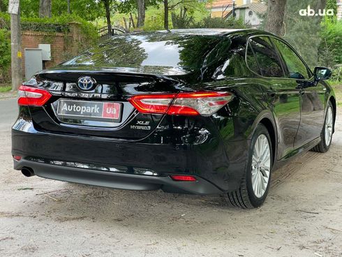 Toyota Camry 2017 черный - фото 11