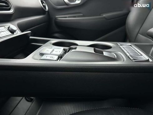 Hyundai Kona Electric 2021 - фото 10