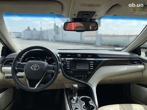 Toyota Camry 2020 - фото 22