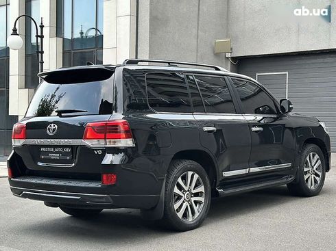 Toyota Land Cruiser 2017 - фото 27