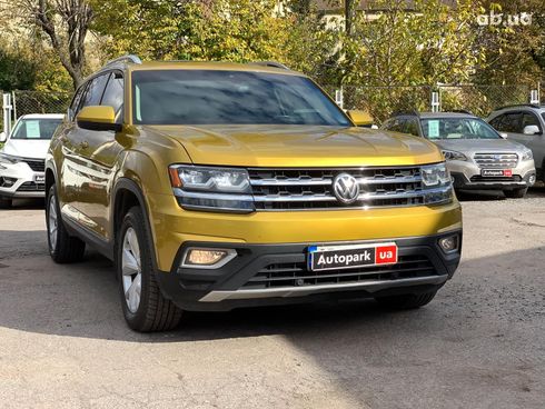 Volkswagen Atlas 2017 желтый - фото 3