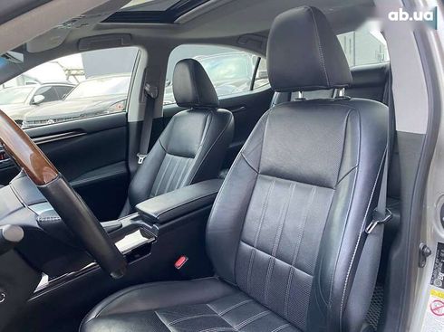 Lexus ES 2017 - фото 21