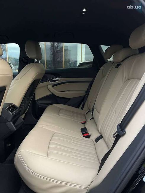 Audi E-Tron 2021 - фото 15