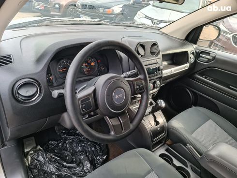 Jeep Compass 2013 серый - фото 15