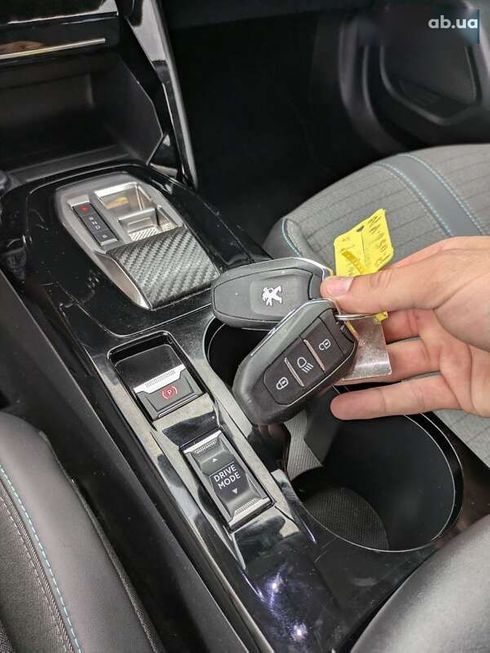 Peugeot e-2008 2022 - фото 17