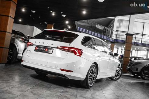 Skoda Octavia 2021 - фото 14