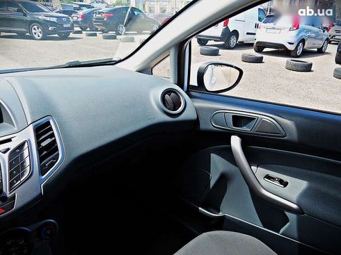 Ford Fiesta 2011 - фото 11