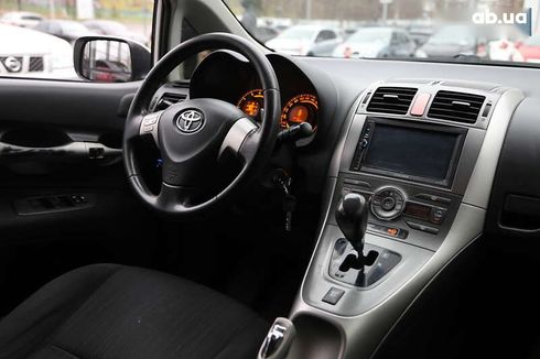 Toyota Auris 2008 - фото 9