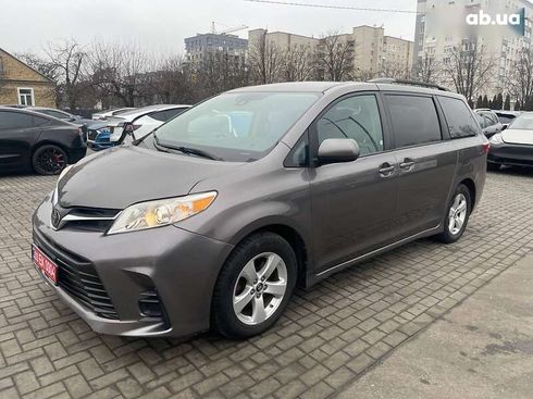 Toyota Sienna 2018 - фото 2