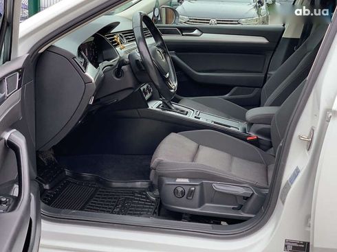Volkswagen Passat 2017 - фото 27