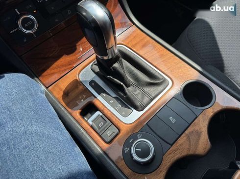 Volkswagen Touareg 2012 - фото 28