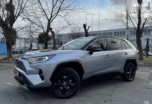 Toyota RAV4 2020 - фото 8