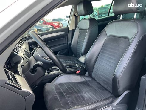 Volkswagen Passat 2016 белый - фото 18
