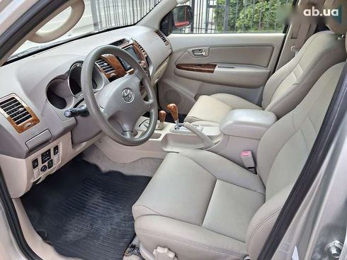 Toyota Fortuner 2007 - фото 10