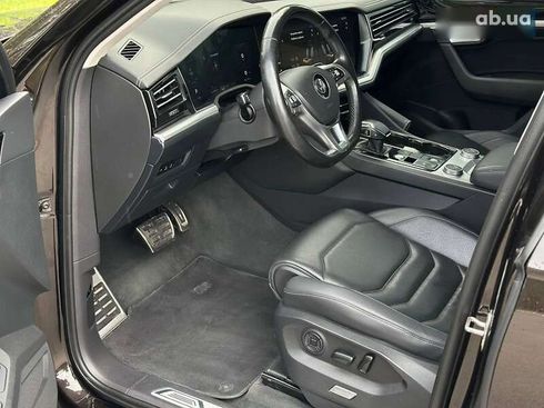 Volkswagen Touareg 2018 - фото 27