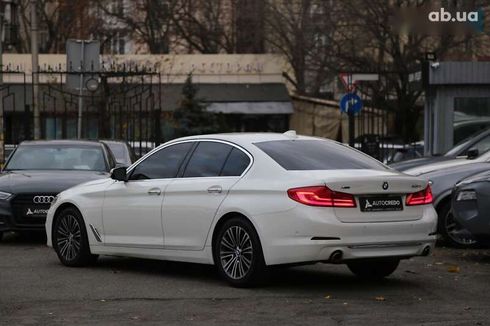 BMW 5 серия 2017 - фото 4