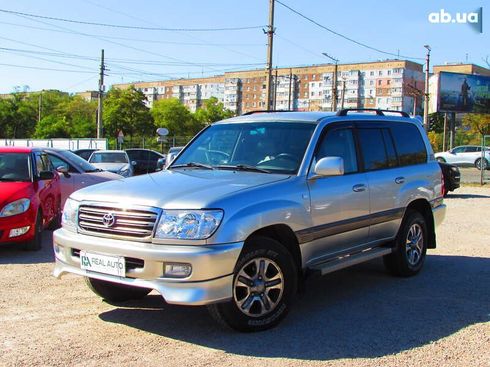 Toyota Land Cruiser 2004 - фото 4