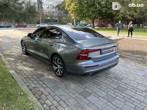 Volvo S60 2019 - фото 11