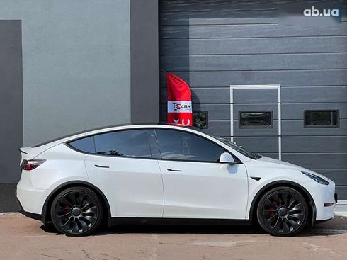 Tesla Model Y 2022 - фото 11