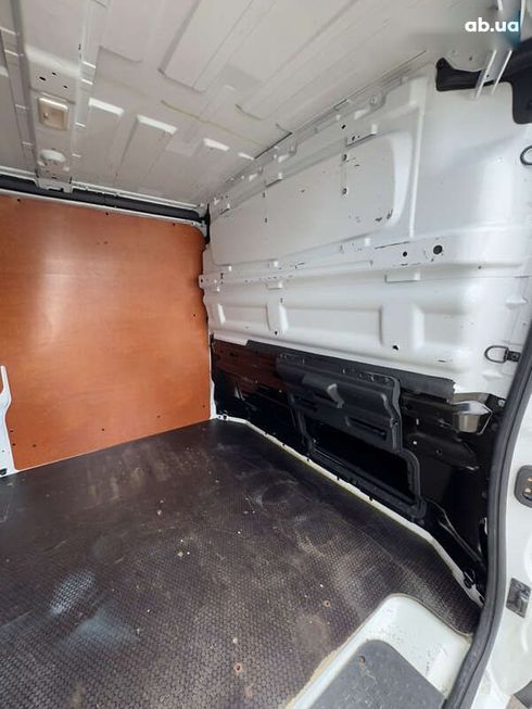 Renault Trafic 2020 - фото 27