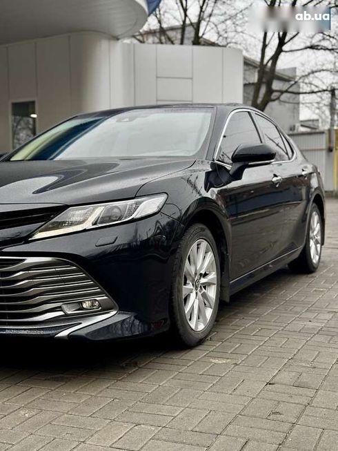 Toyota Camry 2020 - фото 6