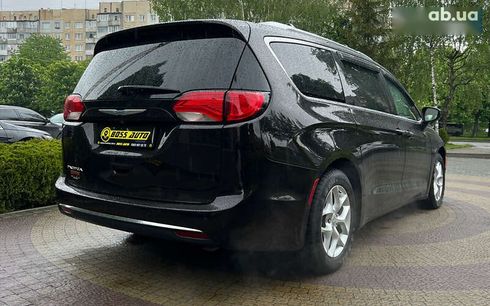 Chrysler Pacifica 2017 - фото 7
