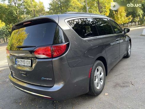 Chrysler Pacifica 2017 - фото 9