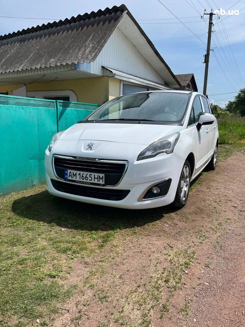 Peugeot 5008 2015 белый - фото 2