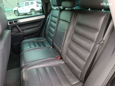 Volkswagen Touareg 2005 черный - фото 20