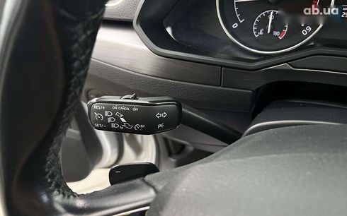 Skoda Superb 2018 - фото 16
