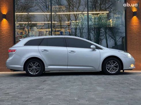 Toyota Avensis 2011 - фото 8