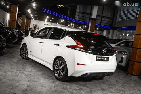 Nissan Leaf 2018 - фото 6