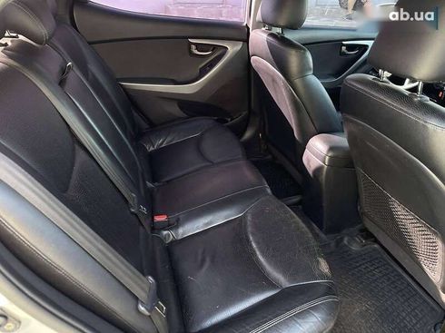 Hyundai Elantra 2011 - фото 25