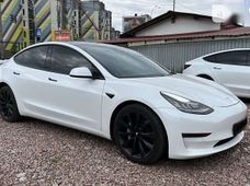 Продаж вживаних Tesla Model 3 - купити на Автобазарі