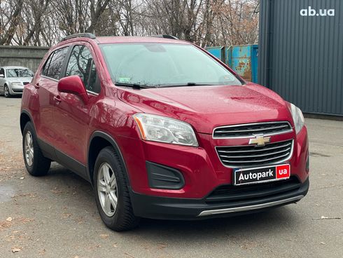 Chevrolet Tracker 2015 красный - фото 3