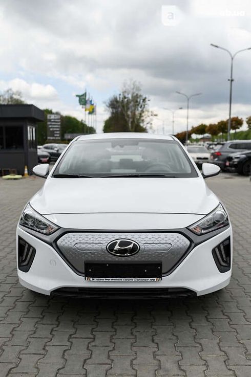 Hyundai Ioniq 2021 - фото 26