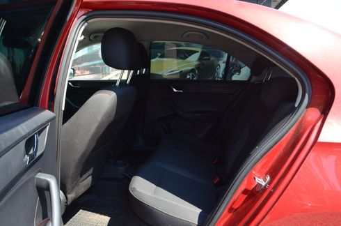 Skoda Rapid 2016 красный - фото 12