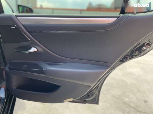 Lexus ES 2019 - фото 29