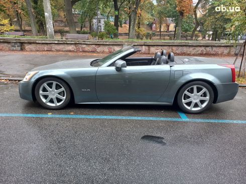 Cadillac XLR 2004 серебристый - фото 2