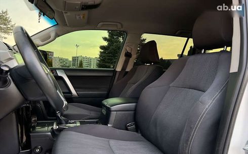 Toyota Land Cruiser Prado 2017 - фото 17