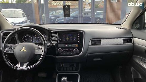Mitsubishi Outlander 2018 - фото 18