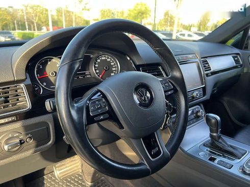 Volkswagen Touareg 2017 - фото 21