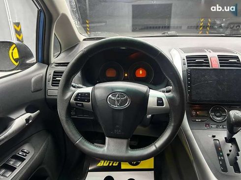 Toyota Auris 2011 - фото 14