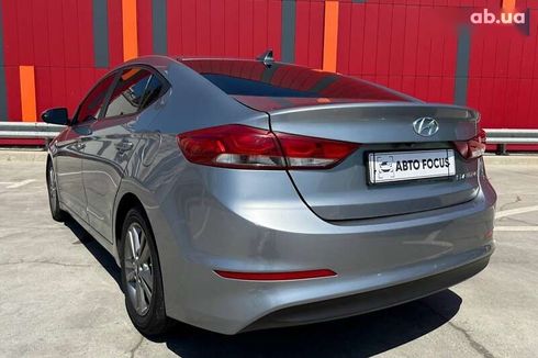 Hyundai Elantra 2016 - фото 6