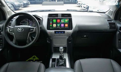 Toyota Land Cruiser Prado 2018 - фото 30