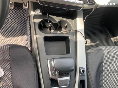 Audi A4 2020 серый - фото 27