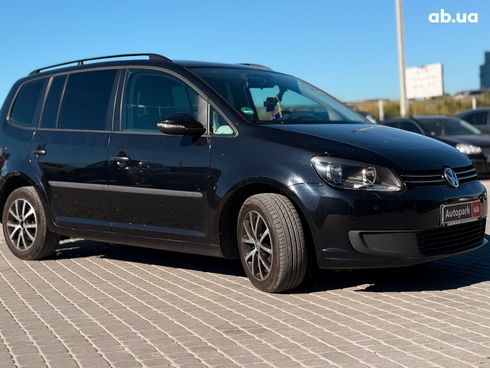 Volkswagen Touran 2015 черный - фото 13