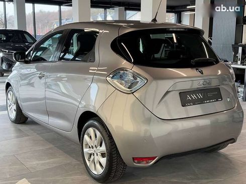 Renault Zoe 2016 - фото 12
